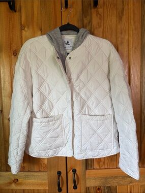 Quilted White Jacket with Hoodie Liner